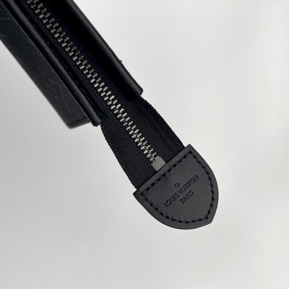 🔥LOUIS VUITTON Key Pouch Voyage - Picture 5 of 10